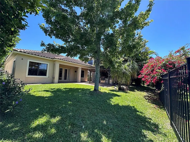 8244 Prestbury Dr — Photo 29