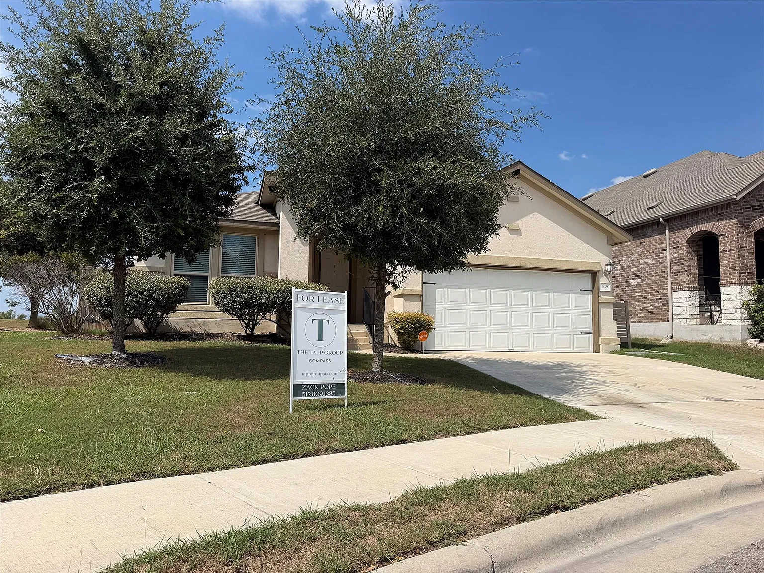 3 bed, 2.0 bath, 1700 sqft, $1,995 — Photo 2
