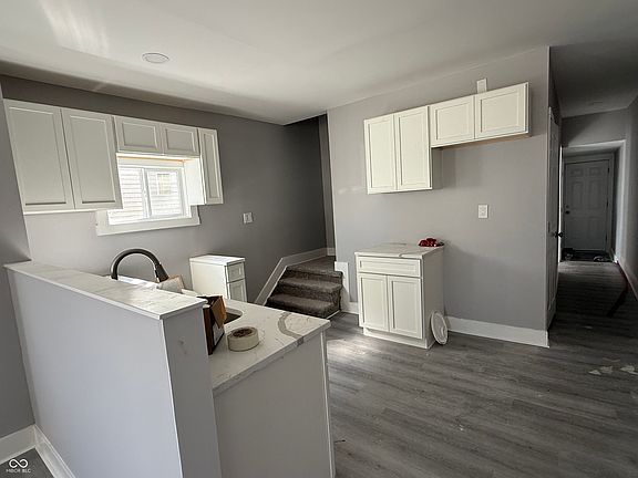 3rd image of 2518 Columbia Ave