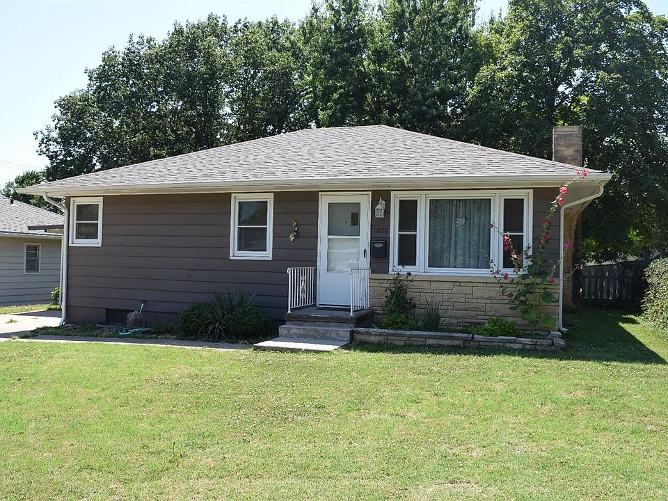 1st image of 1208 N Campbell St
