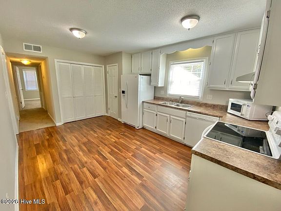 3rd image of 300 Westfield Drive