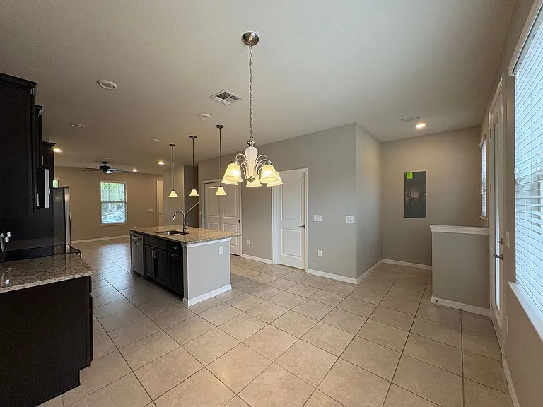 5044 Walker St — Photo 11