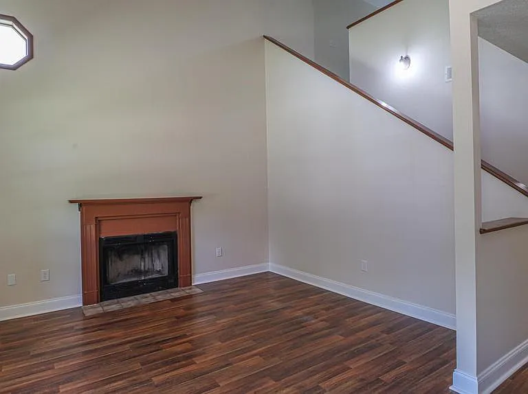 1737 James Buchanan Dr — Photo 5