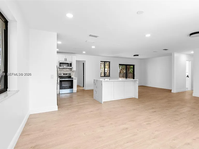 14171 SW 37th Ct — Photo 5