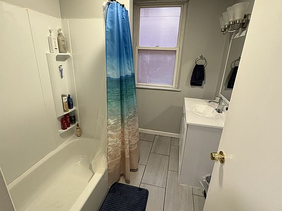 3rd image of 147 Kendall Ave Floor 2