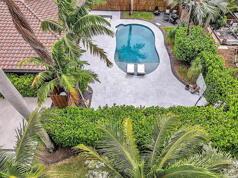 1740 Poinsettia Dr — Photo 49