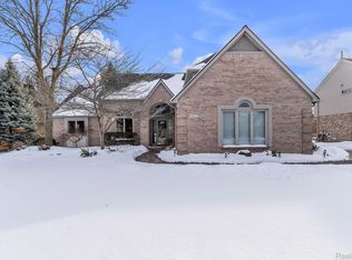 48123 Covington Ct, Canton, MI 48187