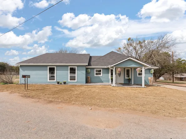 2808 Sky Harbour Dr, Granbury, TX 76049