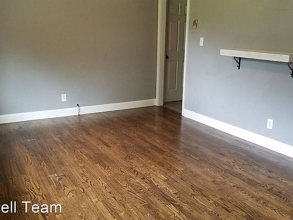 2nd image of 2882 London Cir