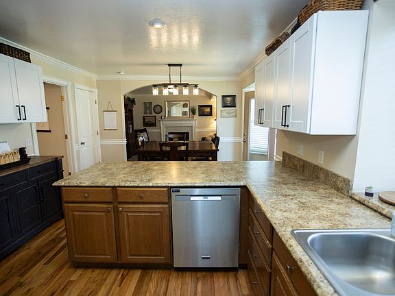 5th image of 7532 N Castle Rock Rd E