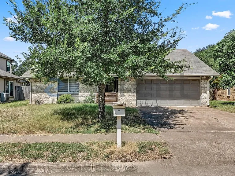 11216 Henge Dr — Photo 1