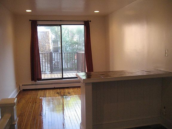 3rd image of 836 Bainbridge Street # Fl 2nd