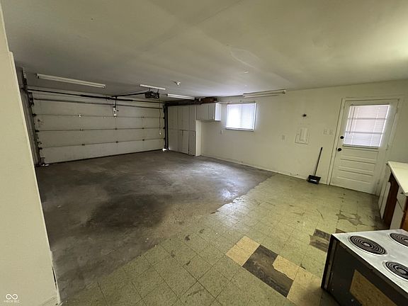 4th image of 1801 W Morris St