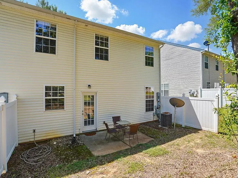 7420 Abigail Glen Dr — Photo 27