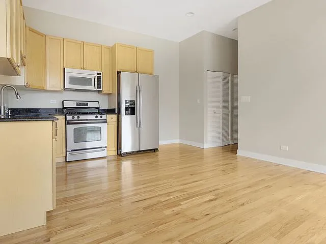 Washington 2120 W - 406 — Photo 3
