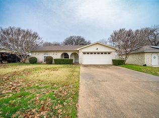 3305 Kirby Creek Dr, Grand Prairie, TX 75052