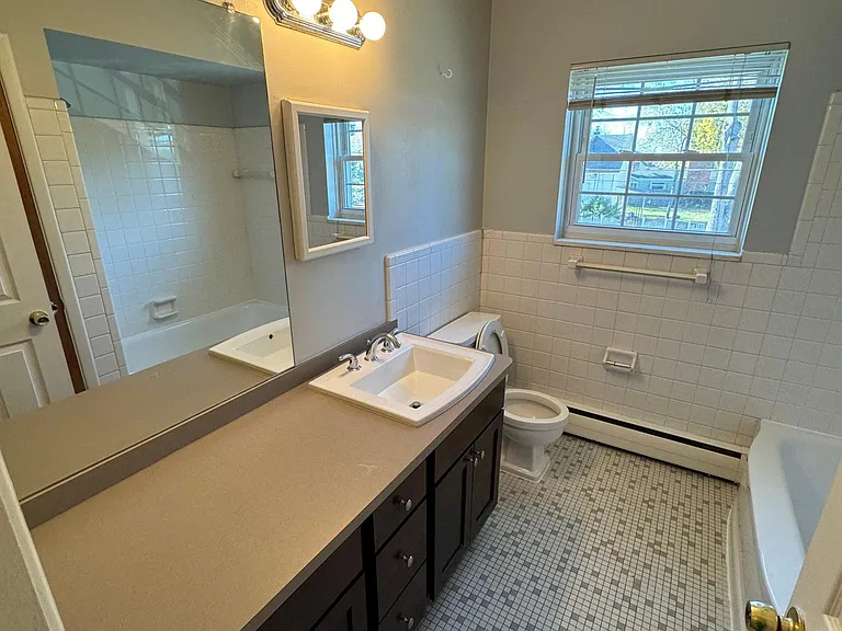 28401 Jefferson Ave #4 — Photo 8