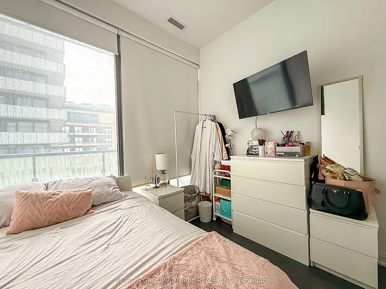 50 Charles St E #3009 — Photo 8