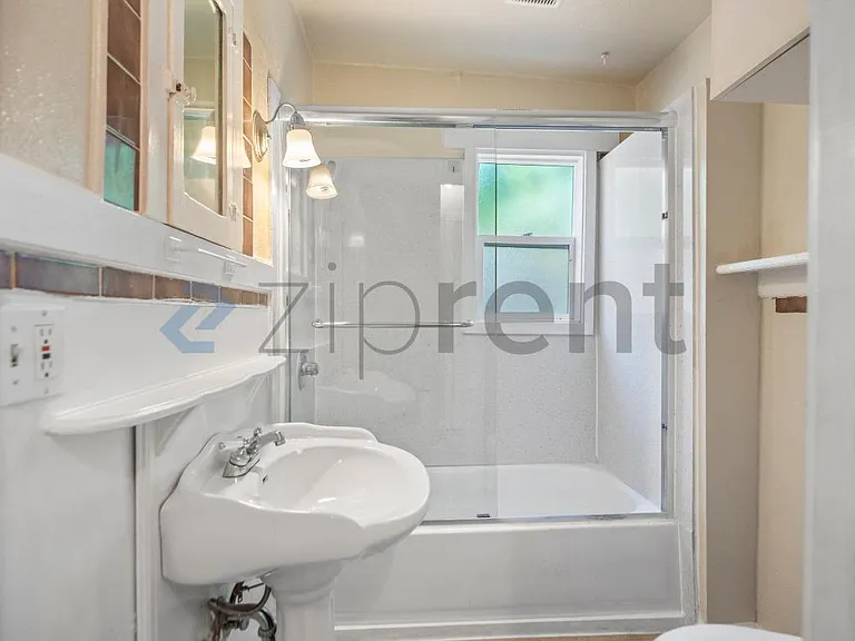 1613 Pomona Ave — Photo 14