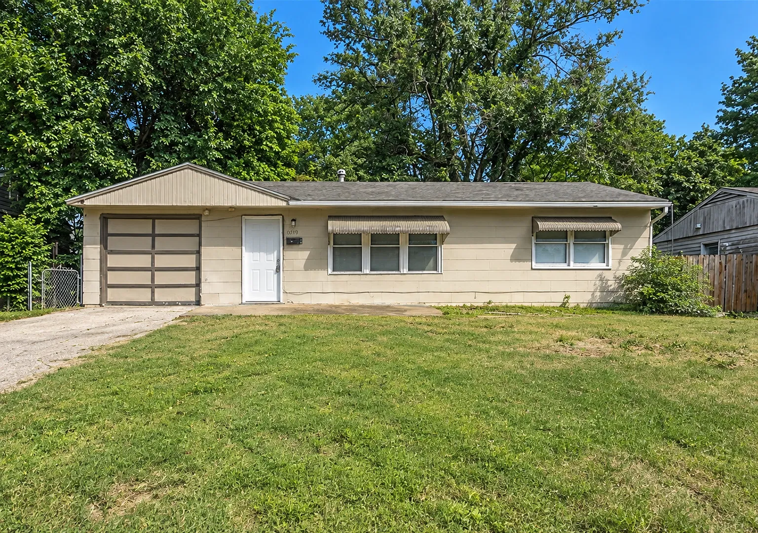 Charming 3 bed 1 bath! — Photo 1