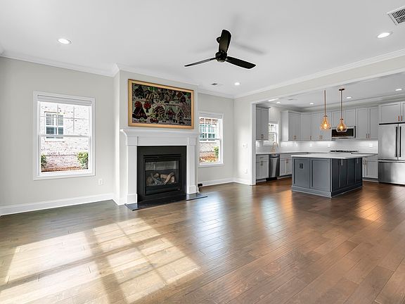 3rd image of 31 Peckham St