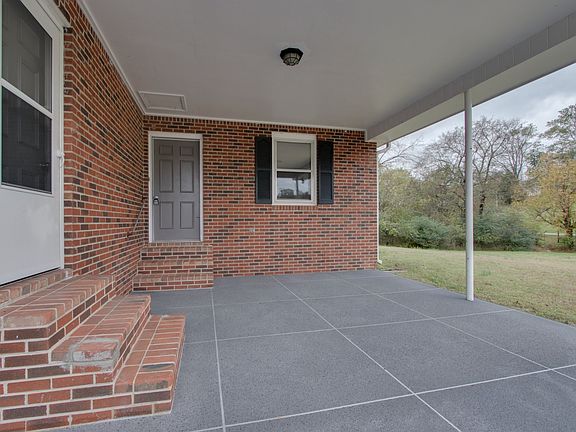 5th image of 31 School House Cir