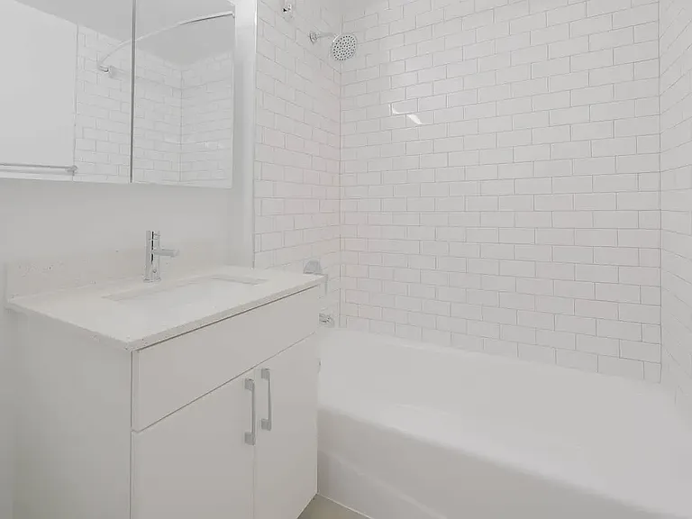 400 W 37th St #7E — Photo 33