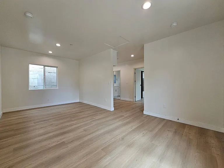1008 S Bonnie Beach Pl #A — Photo 3