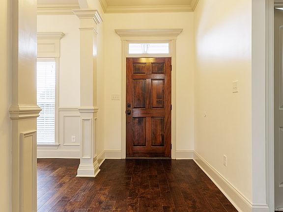 3rd image of 5109 Village Way