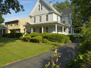 50 Penataquit Pl, Huntington, NY 11743