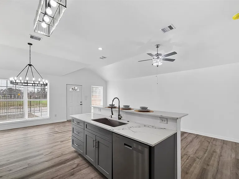 7725 Hoffman St #B — Photo 34