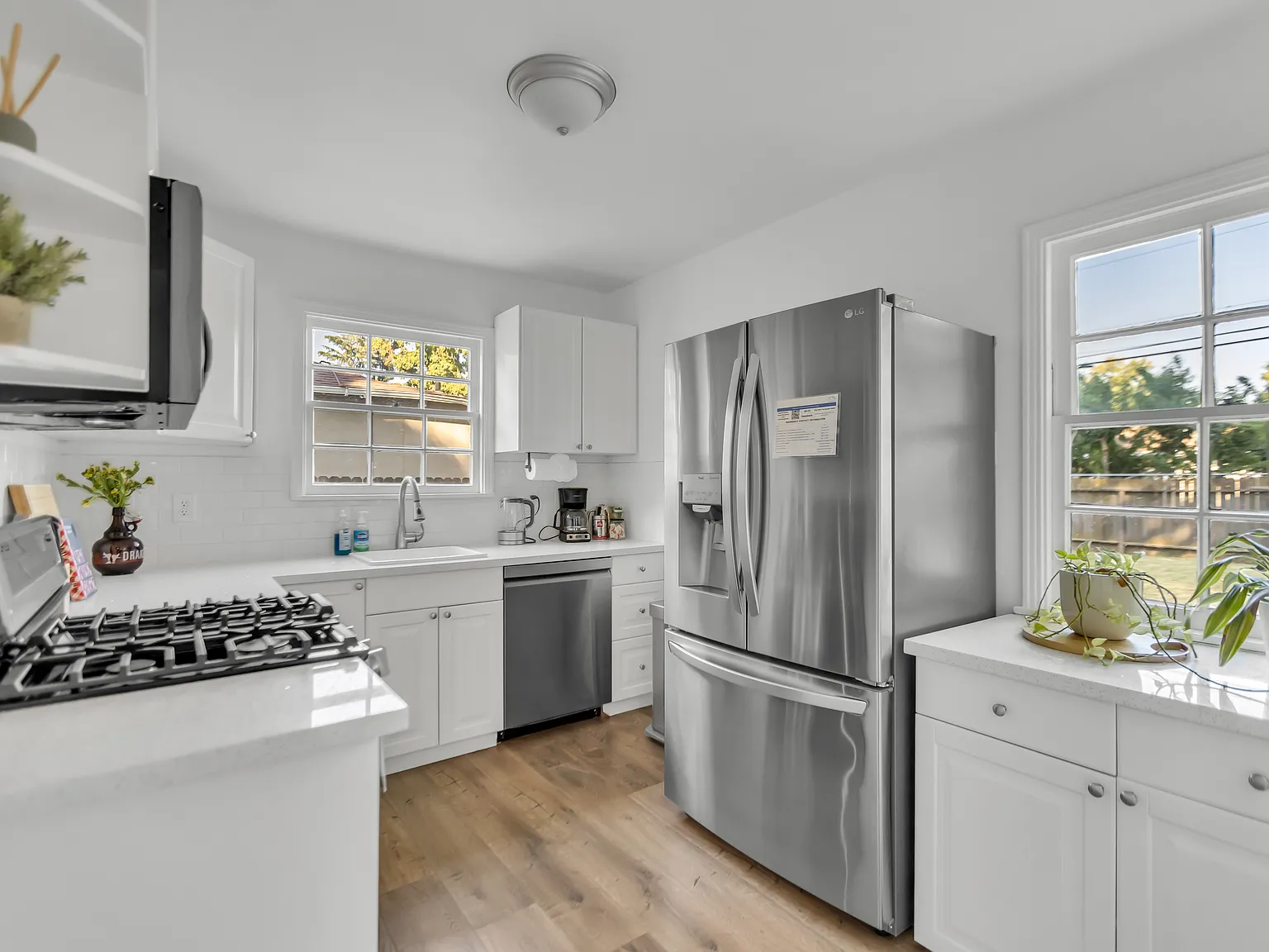 2 bed, 832 sqft, $5,000 — Photo 3