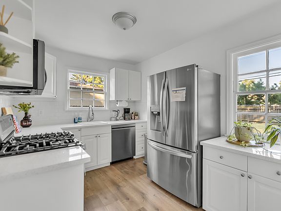 3rd image of 1539 Maryland Ave