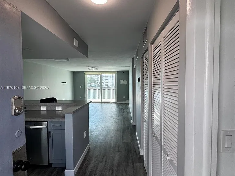 4000 NE 170th St #206 — Photo 5