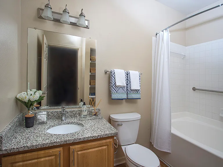 Botanica Apartments — Photo 6