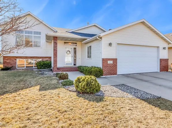 815 16th Ave W, West Fargo, ND 58078