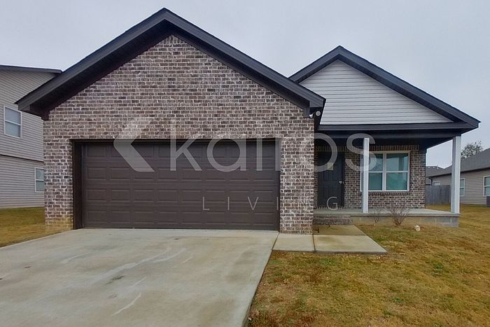 1st image of 1451 Maxwell Cir