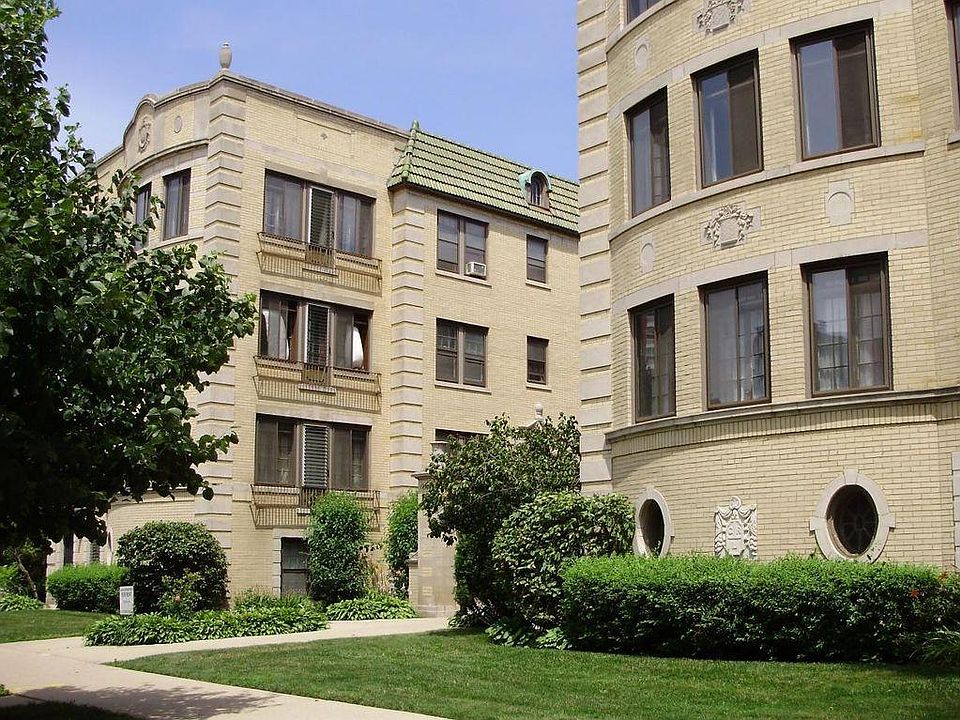 1st image of 4429 N Winchester Ave APT 2A