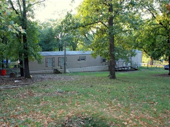 613 E Black Ave, Arkoma, OK 74901