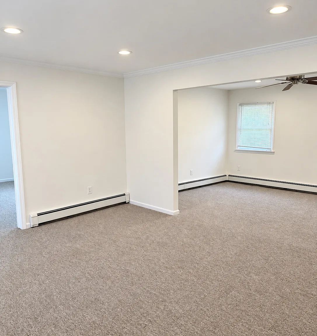 Willowood Dr, Wantagh — Photo 4