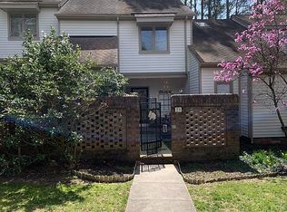 29 Bloomsbury Ct, Chapel Hill, NC 27517