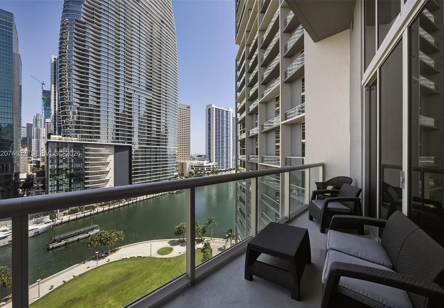 Iconbrickell Condo No 1 — Photo 2
