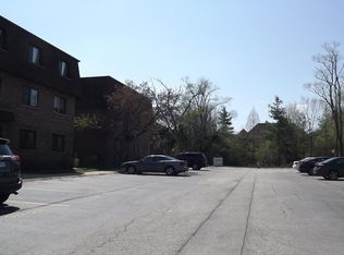 9622 Bianco Ter #U-1, Des Plaines, IL 60016