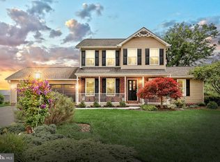 219 Runningboard Rd, Stewartstown, PA 17363