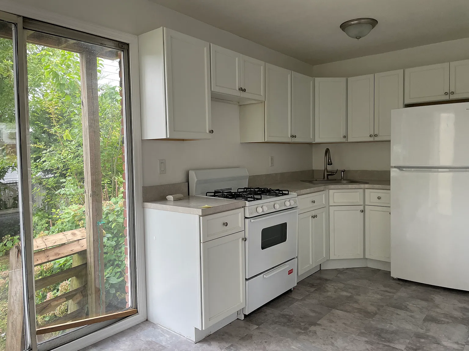 2 bed, 1145 sqft, $2,300 — Photo 4
