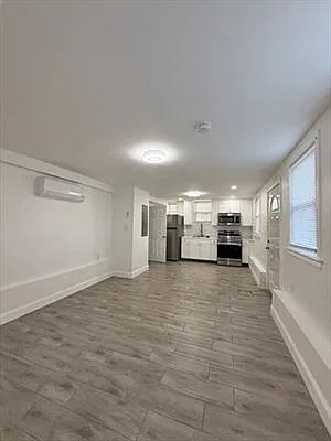1 bed, 1.0 bath, 655 sqft, $2,100 — Photo 4