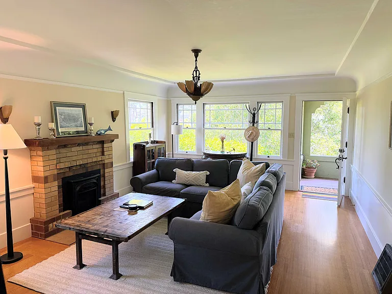 61 Girard Ave — Photo 3