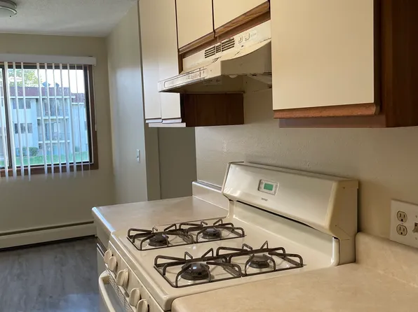 2200 Lewis Ave #202, Zion, IL 60099