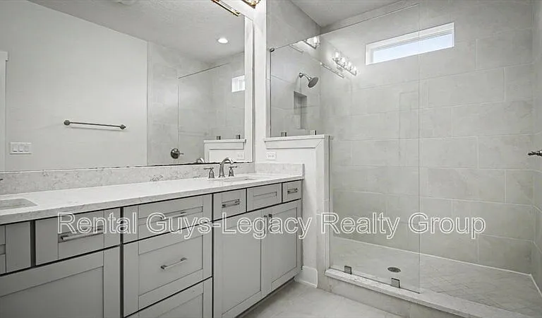 409 Crestview Dr — Photo 27