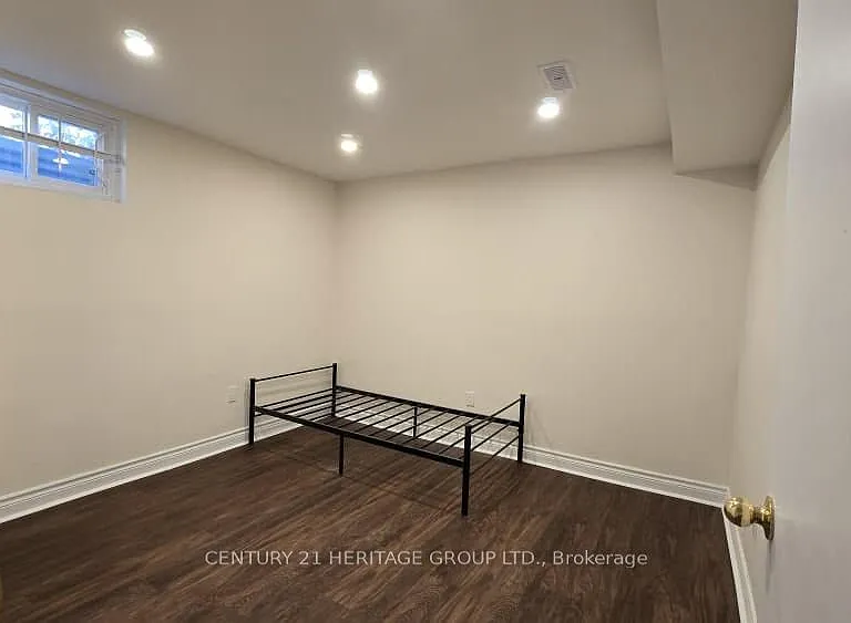 9 Addison St #BASEMENT — Photo 9
